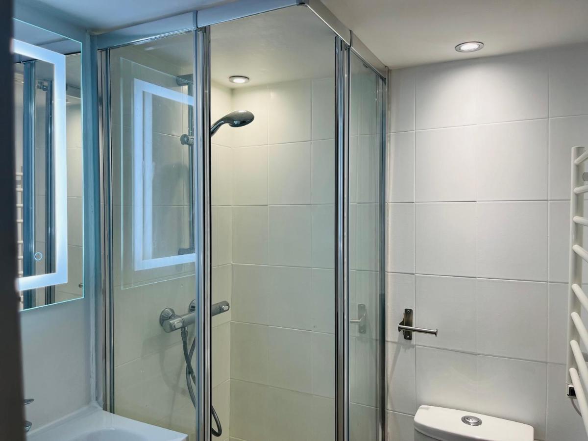 Suite Adamas Lyon Exterior photo